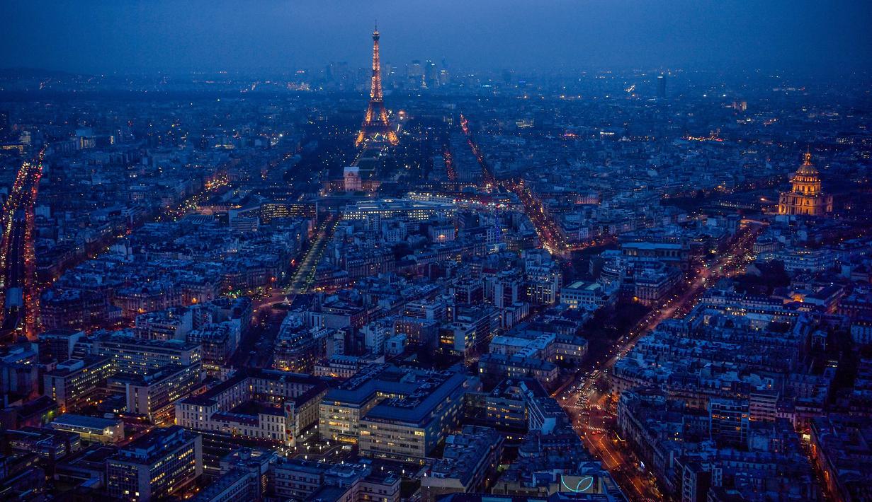 Foto Melihat Panorama Paris