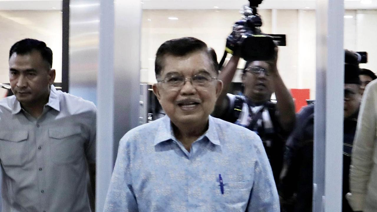 FOTO: Rismon Hasiholan Sianipar Dilaporkan Jusuf Kalla ke Bareskrim