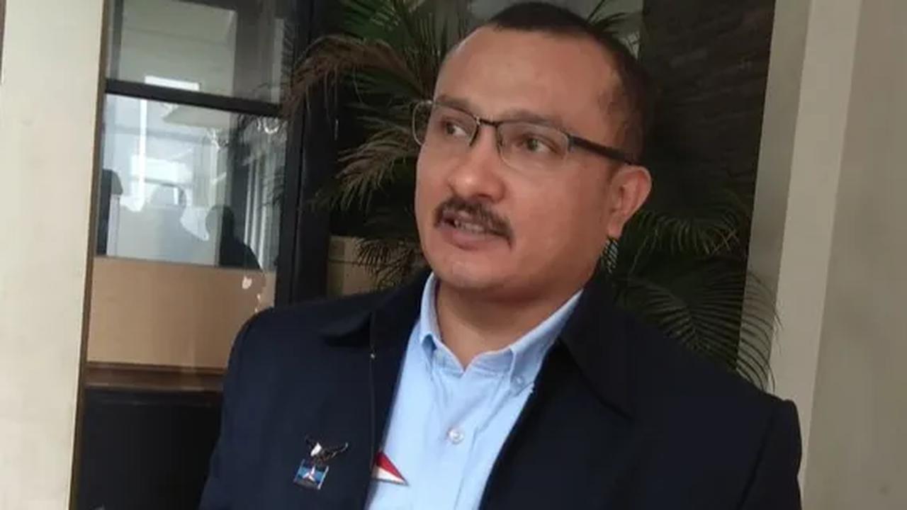 Laporan dilakukan Ferdinand karena merasa terganggu dengan pernyataan Rocky Gerung yang dianggapnya menyebarkan fitnah.