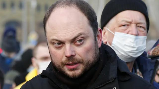 Aktivis oposisi Rusia Vladimir Kara-Murza Jr. dipenjara 25 tahun.