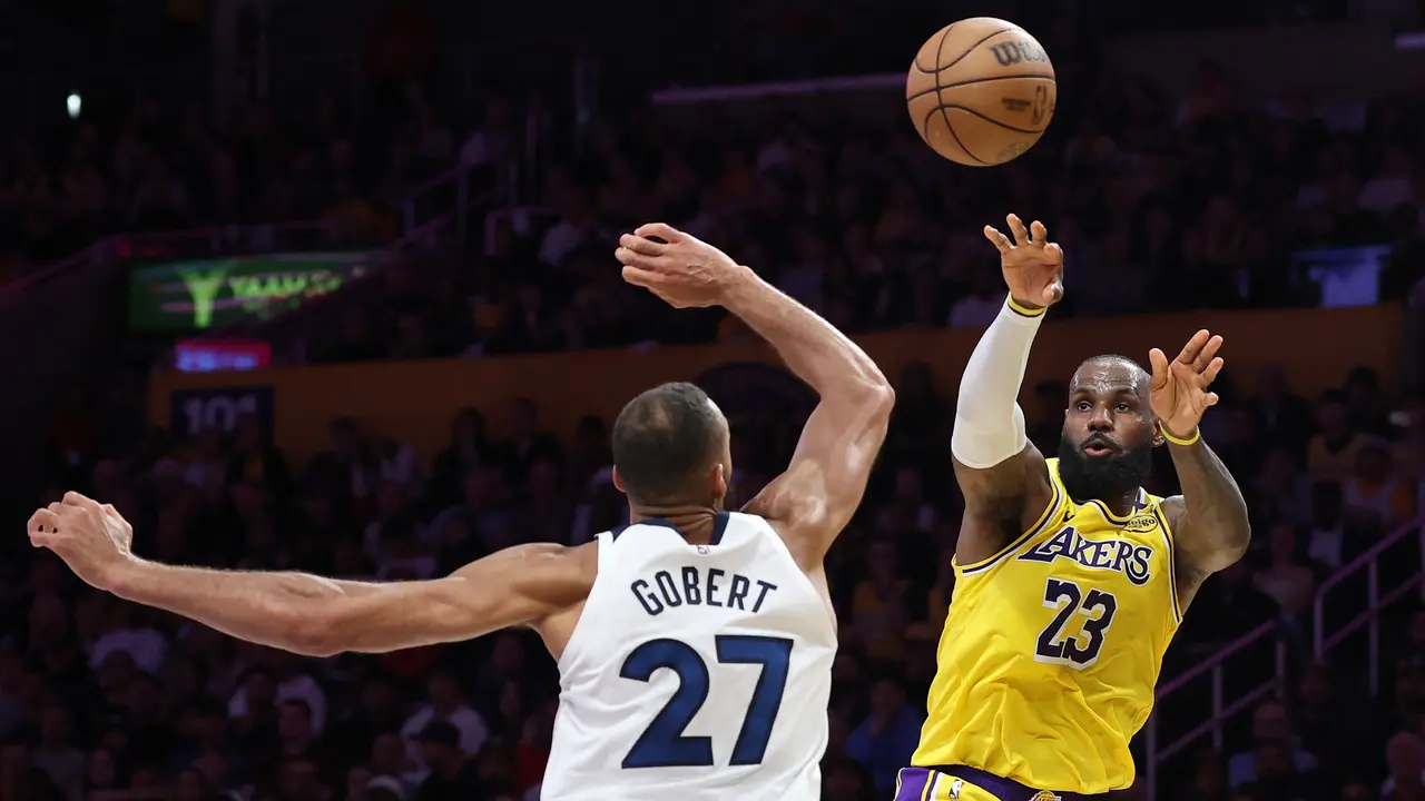 LeBron James beraksi memimpin Lakers mengalahkan Timberwolves