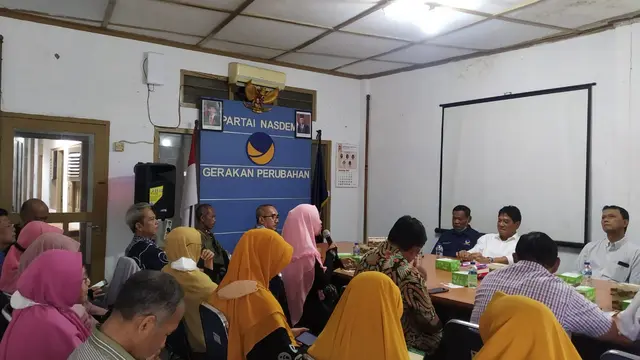 Kelompok masyarakat pendukung Anies Baswedan sebagai calon presiden 2024, menyambangi Kantor DPW (Dewan Pimpinan Wilayah) Partai Nasdem dan Partai Keadilan Sejahtera (PKS) di Yogyakarta (Istimewa)