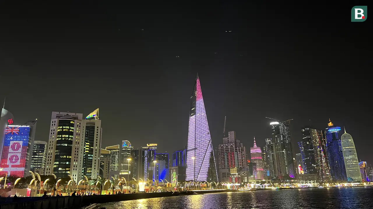 Foto: Menikmati Suasana Malam Corniche, Spot Favorit di Tepi Laut Doha yang Jadi Surga Pejalan Kaki Sepanjang Piala Dunia 2022