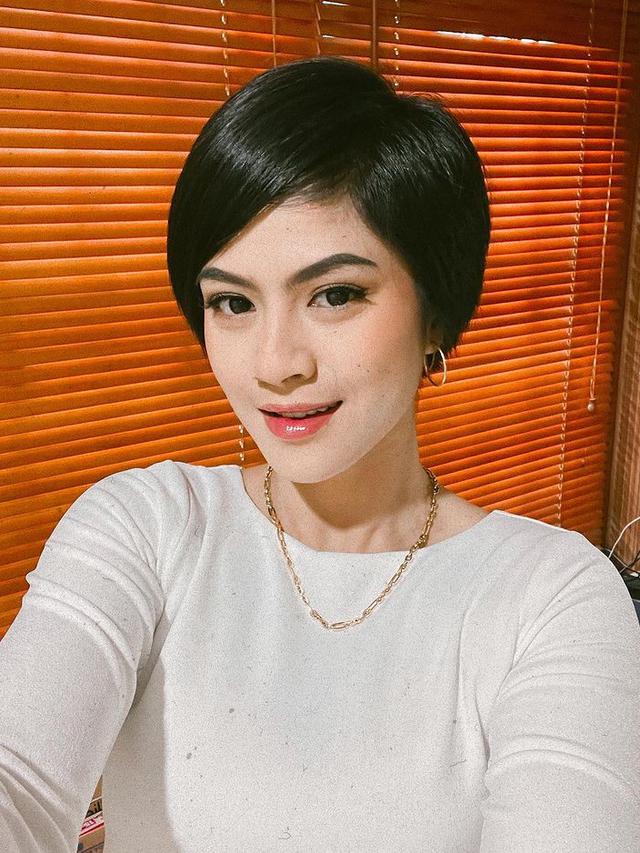 Potong Rambut Super Pendek Ini 6 Potret Terbaru Hana Saraswati Yang