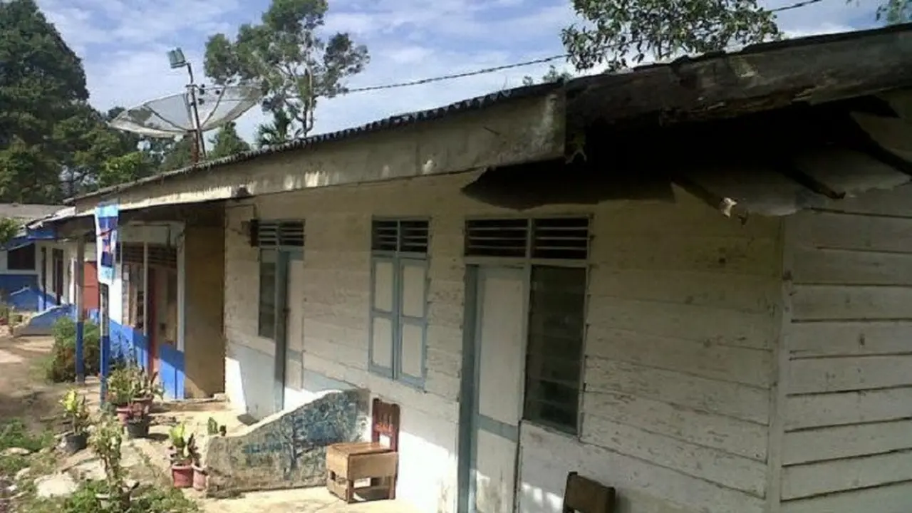Rumah dinas guru Jambi
