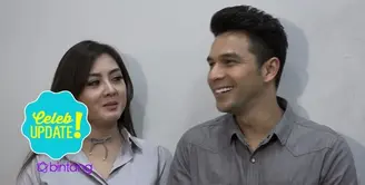 Jonathan Frizzy dan istrinya, Dhena Devanka sudah memasukan anaknya ke sekolah sejak usia 2 tahun. 