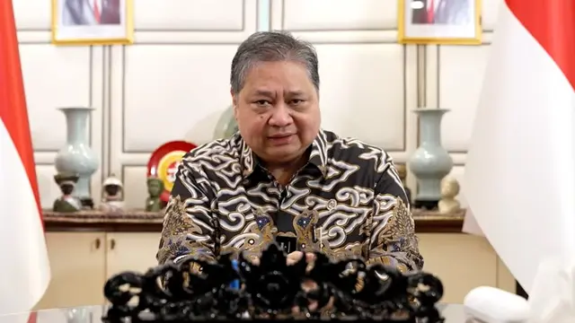 Menteri Koordinator Bidang Perekonomian Airlangga Hartarto saat menyampaikan keynote speech secara virtual dalam acara Indonesia Re International Conference (IIC) 2024, Kamis (25/7/2024). (Foto: Kemenkoperekonomian)