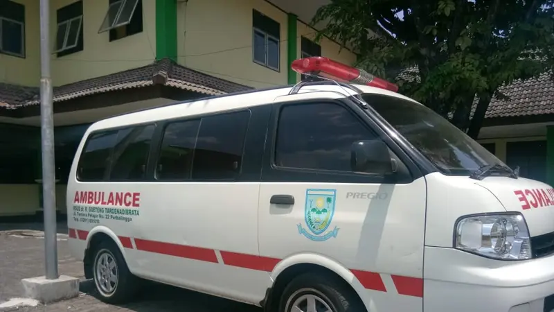 Ilustrasi - Ambulans RSUD Goeteng Taroenadibrata, Purbalingga. Sebanyak 25 tenaga kesehatan di RSUD Goeteng terpapar Covid-19. (Foto: Liputan6.com/Humas Pemkab Purbalingga)