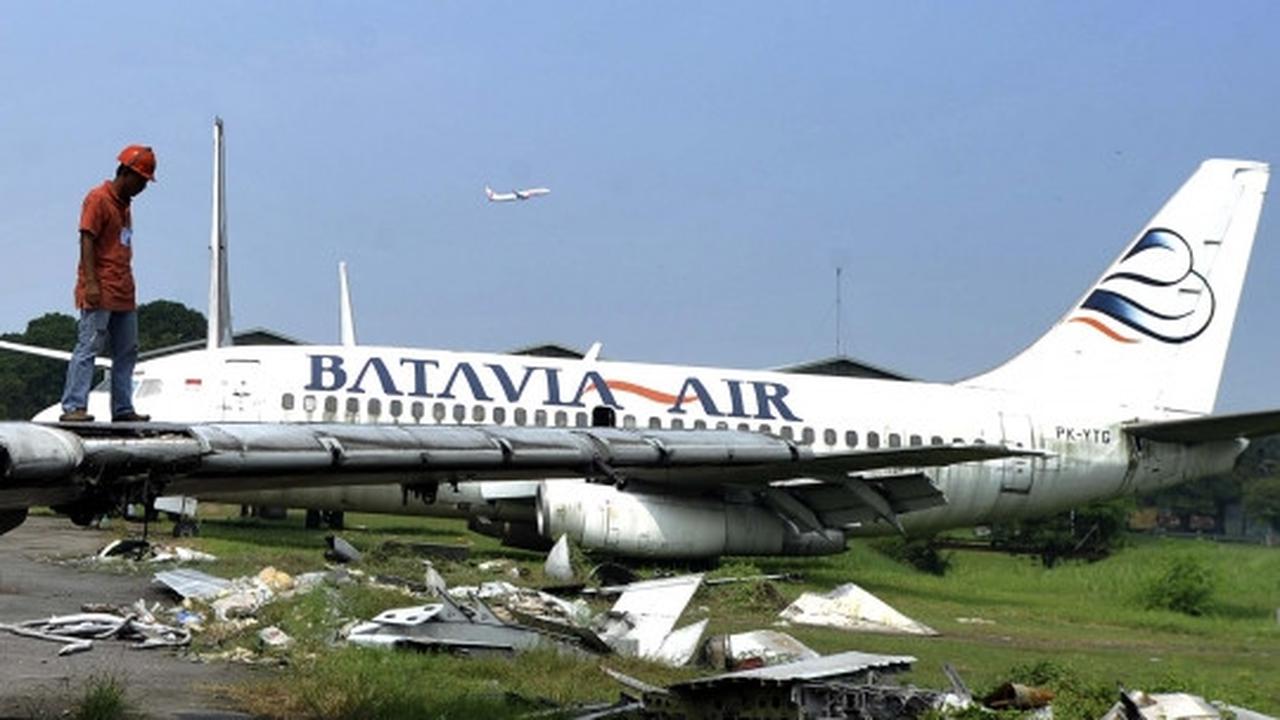 Mengintip pemotongan bangkai pesawat di Bandara Soekarno-Hatta
