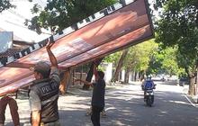 Satpol PP Pesanggrahan Gencarkan Penertiban Spanduk Baliho, Jaga Estetika Kota Pasca Idul Fitri