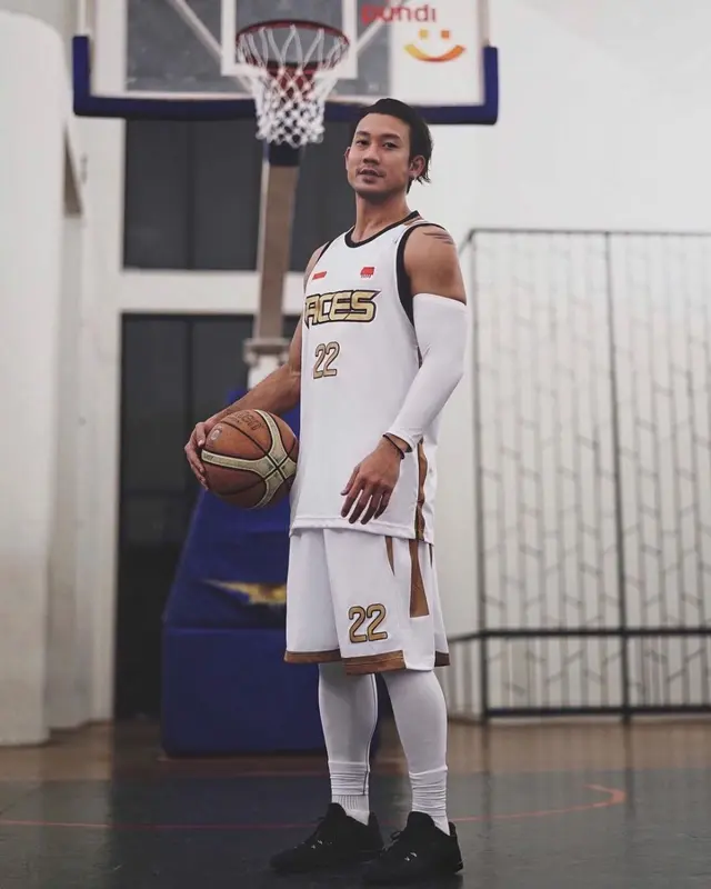 Kini punya karier bagus di dunia hiburan, 4 seleb ini ternyata mantan atlet profesional