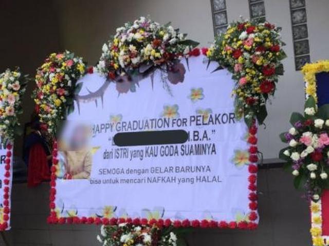 Top 3 Viral Karangan Bunga Untuk Pelakor Di Acara Wisuda Citizen6 Liputan6 Com