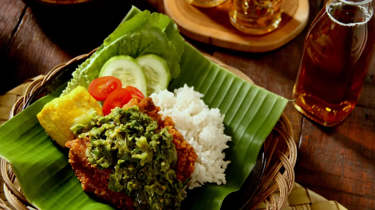 ayam geprek cabe ijo