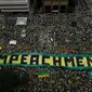 Ribuan warga turun ke jalan menuntut pengunduran diri Presiden Dilma Rousseff di Sao Paulo, Brasil, Minggu (13/3). Para pengunjuk rasa menuduh Rousseff tidak mampu mengelola ekonomi dan terlibat dalam skandal korupsi besar. (MIGUEL SCHINCARIOL / AFP)