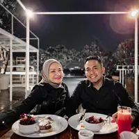 [Instagram/nathalieholscher]