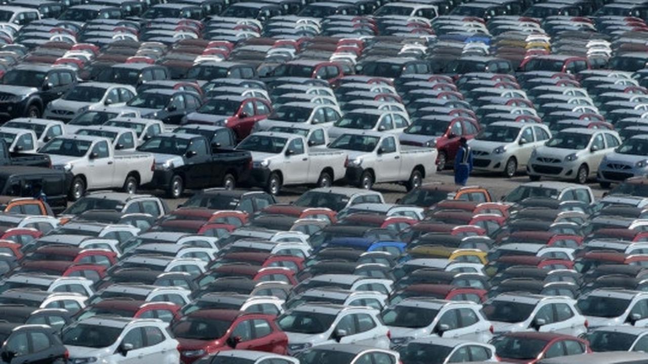 Pertengahan 2015, penjualan mobil di Indonesia menurun