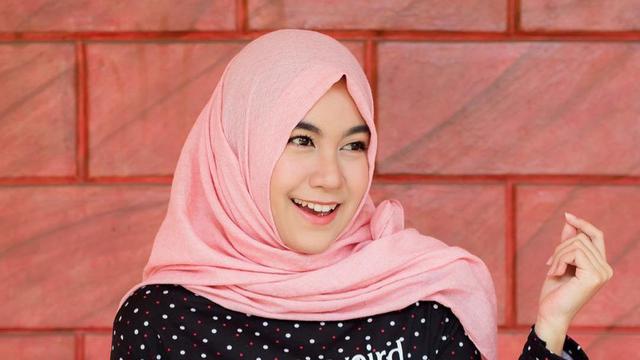 6 Sensasi Anisa Rahma Dari Personel Cherrybelle Sampai Artis Berhijab Showbiz Liputan6 Com