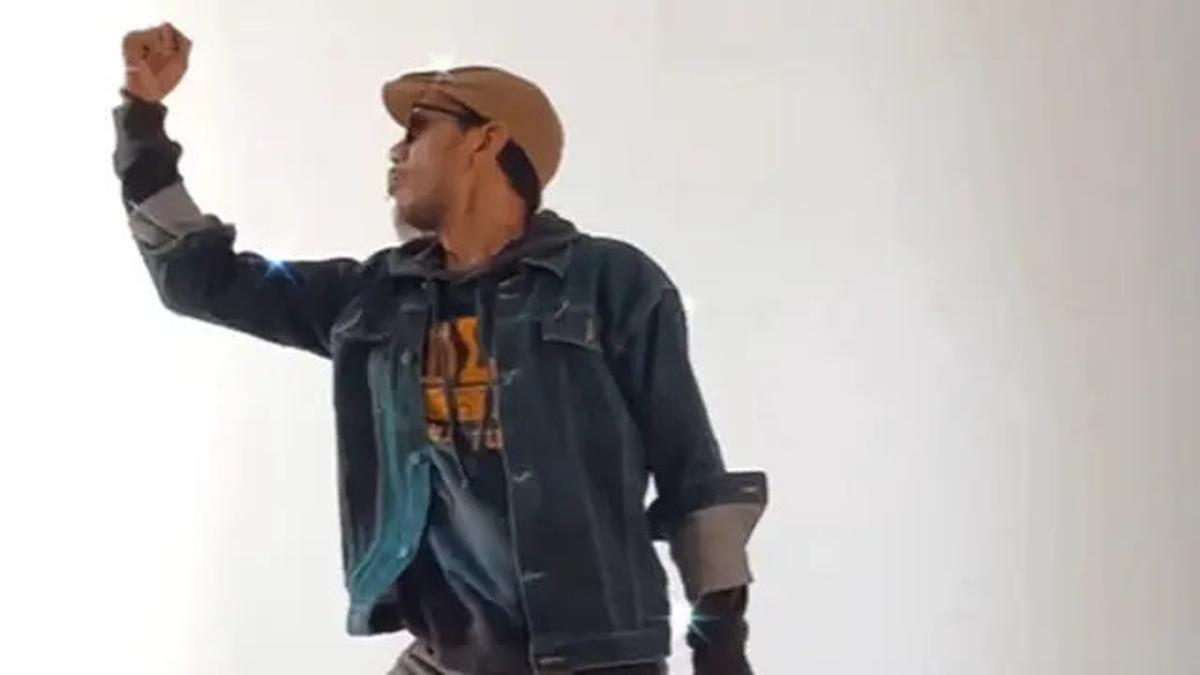 Kabar dan Potret Terbaru Norman Kamaru, Mantan Polisi Viral Joget 'Chaiyya Chaiyya'