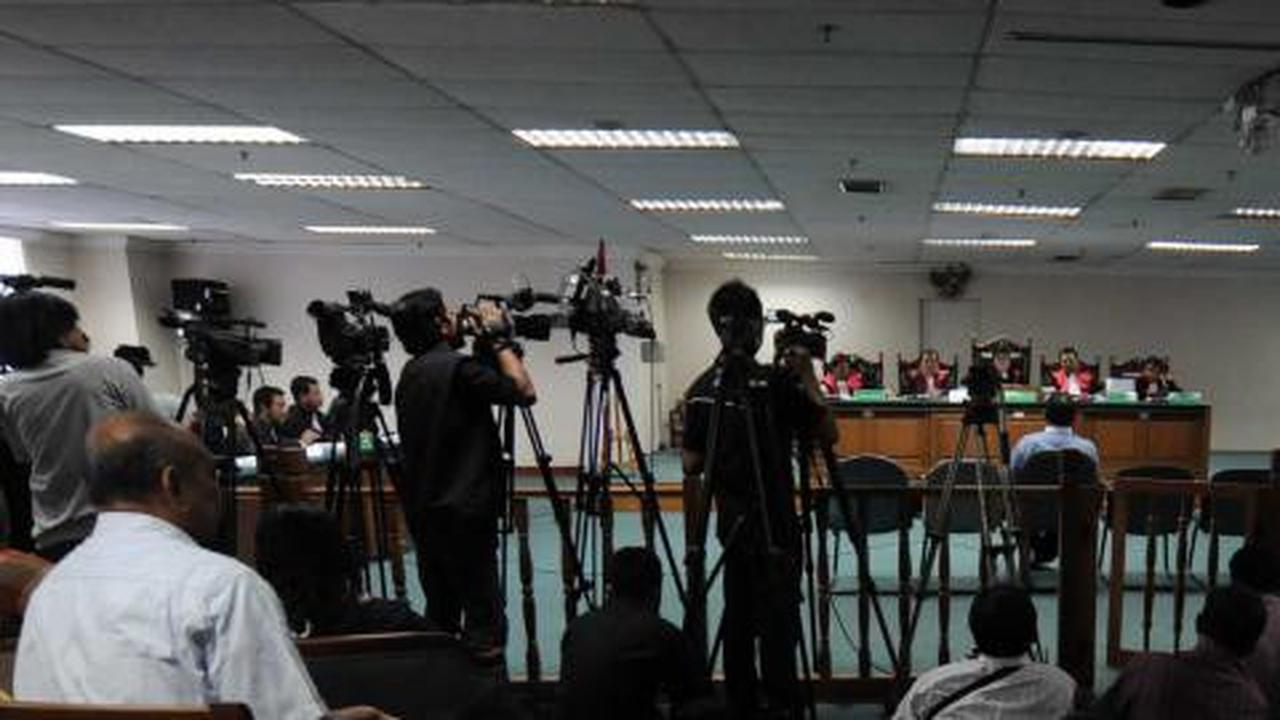 Mantan pejabat Kementerian ESDM atur pemenang proyek SHS