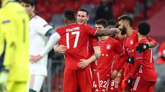 Pemain Bayern Munchen merayakan gol yang dicetak Niklas Suele ke gawang Lokomotiv Moscow pada laga Grup A Liga Champions di Allianz Arena, Kamis (10/12/2020) dini hari WIB. Bayern Munchen menang 2-0 atas Lokomotiv Moscow. (AP Photo/Matthias Schrader)