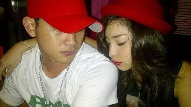6 Potret Lawas Kebersamaan Rezky Aditya dan Nikita Willy, Kompak Sedari Dulu