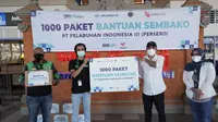 Pelindo III turut berpartisipasi dalam upaya penanganan Covid-19. Bersama Kementerian Perhubungan, perseroan memberikan 1.000 paket sembako gratis kepada para pengemudi angkutan umum dan angkutan daring di Denpasar, Minggu (01/08).