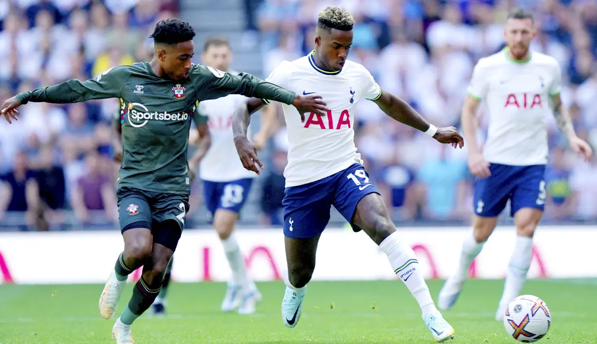 Tampil di Stadion Tottenham Hotspur, The Lilywhites sempat tertinggal lebih dulu namun pada akhirnya mampu bangkit dan mengunci kemenangan 4-1. (Kirsty O'Connor/PA via AP)