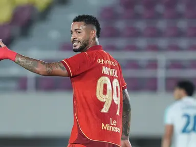 Pemain Persija Jakarta, Maxwell Souza, mencetak hattrick saat Persija menaklukkan PSBS Biak dalam lanjutan pekan ke-11 BRI Super League di Stadion Manahan, Solo, Jumat (31/10/2025). (Dok. Persija)