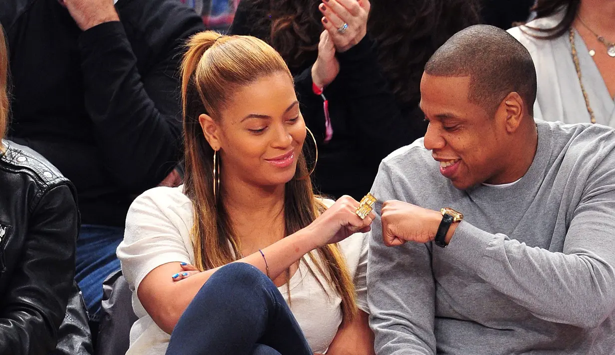 Jay-Z menerima Bmbardier Challenger 850 sebagai hadiah Hari Aya dari istrinya, Beyonce. (BET.com)