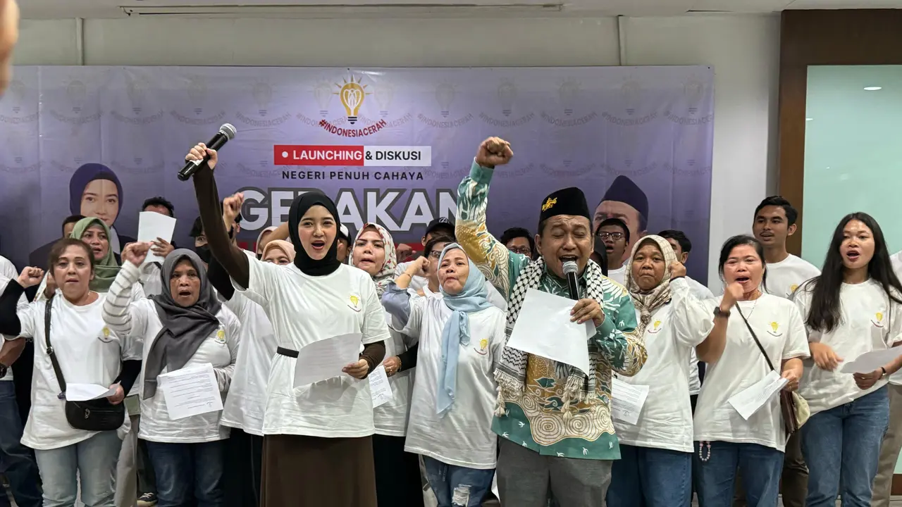 Sekolompok masyarakat mendeklarasikan Gerakan Indonesia Cerah di Kawasan Semanggi, Jakarta Pusat, Minggu (13/4/2025) (Istimewa)