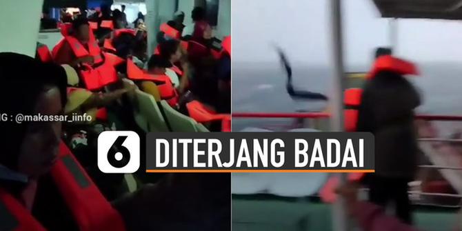 VIDEO: Viral Suasana Kapal Ferry Ketika Diterjang Badai di Tengah Laut