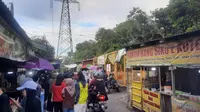 Kukusan Teknik (Kutek) UI, area pintu keluar khusus pejalan kaki dan motor di persis di samping barat Universitas yang terletak di perbatasan Depok-Jakarta tersebut. (dok. Liputan6.com/Rusmia Nely)