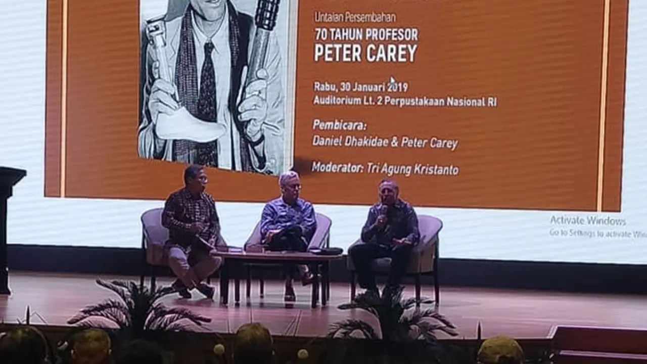 Peluncuran Buku Urip iku Urub, 70 Tahun Prof Peter Carey