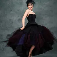 Lihat di sini tampilan glamor Marshada dengan gaya old hollywood di pemotretan terbaru. [@riomotret].