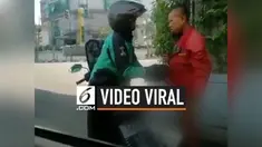 Beredar video seorang pengemudi ojek online membantu seorang remaja laki-laki di kawasan Melawai, Jakarta. Ia memberikan jaket miliknya kepada remaja yang berada dalam kondisi tanpa busana.