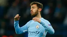 Pemain Manchester City, Bernardo Silva bereaksi pada matchday terakhir Grup F Liga Champions melawan Shakhtar Donetsk di Stadion Oblasny Sport Komplex Metalist, Kamis (7/12). Manchester City takluk 1-2 dari Shakhtar Donetsk. (AP / Efrem Lukatsky)