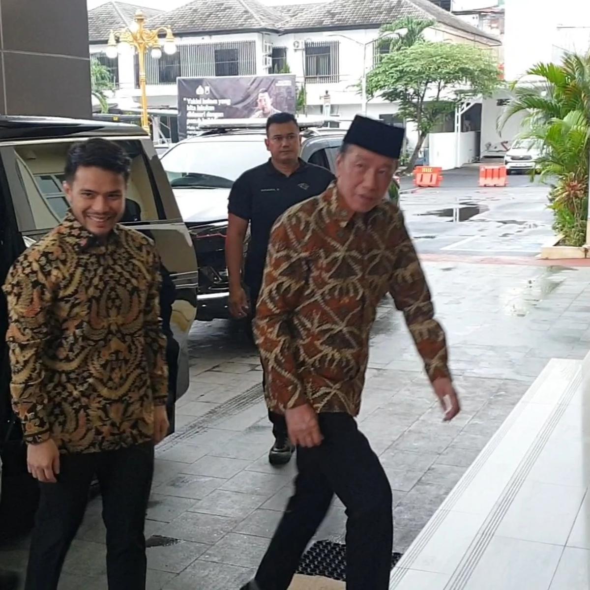 Jokowi Datangi Polresta Solo