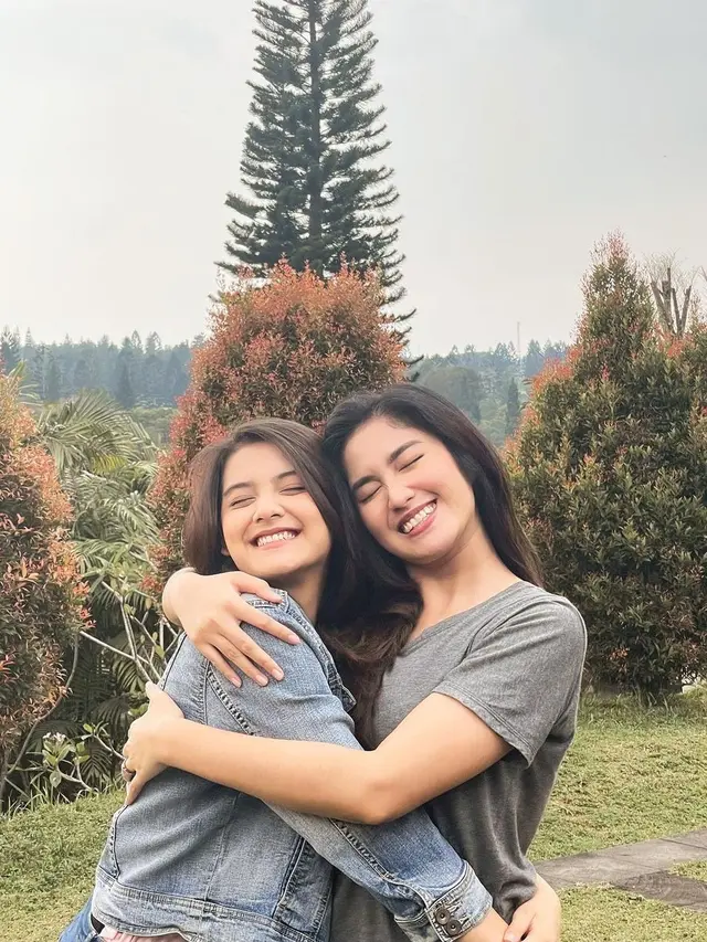 'Saingan' di Sinetron Buku Harian Seorang Istri, Ini 6 Potret Manis Callista Arum dan Ochi Rosdiana