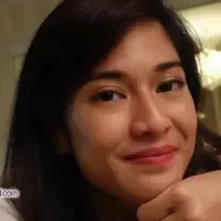 10 Bukti Kalau Dian Sastrowardoyo Cantik Alami