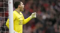 Kiper Manchester United, Ben Foster memberi instruksi dalam pertandingan final Piala Carling 2009 menghadapi Tottenham Hotspur di Wembley Stadium, London, 1 Maret 2009. AFP PHOTO/Glyn Kirk