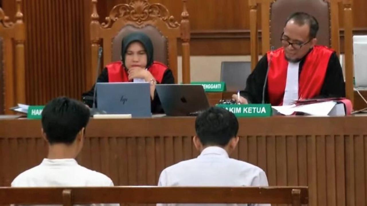 Dua Pegawai Ekspedisi Didakwa Rusak Fasilitas Umum Saat Demo Agustus 2025