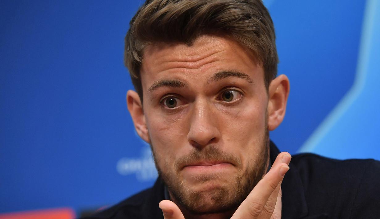 Foto file diambil pada 9 April 2019. Bek Juventus, Daniele Rugani, saat konferensi pers jelang laga melawan Ajax di Johan Cruyff Arena. Rugani dinyatakan positif terkena virus corona, yang diumumkan klub Juventus pada 11 Maret 2020. (AFP/Emmanuel Dunand)
