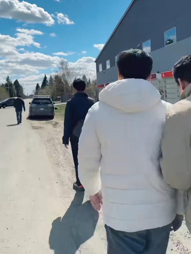 Cindy Fatikasari di Kanada