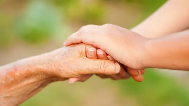 Pernikahan Viral Remaja 16 Tahun  dengan Nenek 71 Tahun