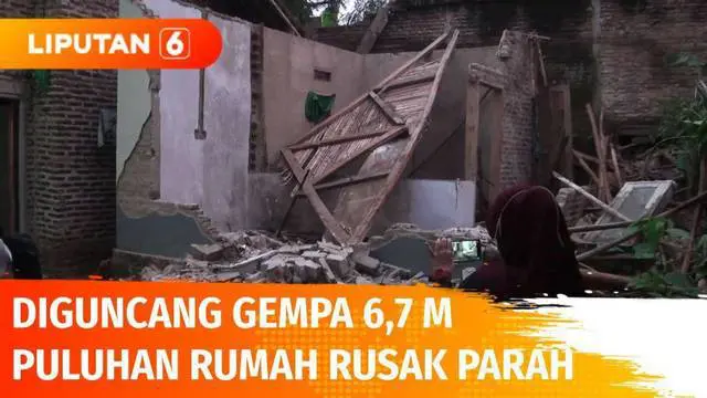 Memiliki jarak paling dekat dengan pusat gempa, Kecamatan Sumur dan Cimanggu, Pandeglang terdampak paling parah. Gempa 6,7 magnitudo tersebut merusak puluhan rumah warga, beberapa di antaranya hingga rata dengan tanah.