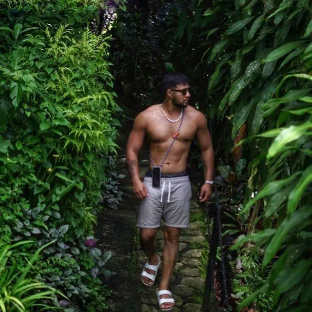 6 Transformasi Tubuh Ammar Zoni hingga Berat Badan Lebih 100 Kg, Bikin Pangling