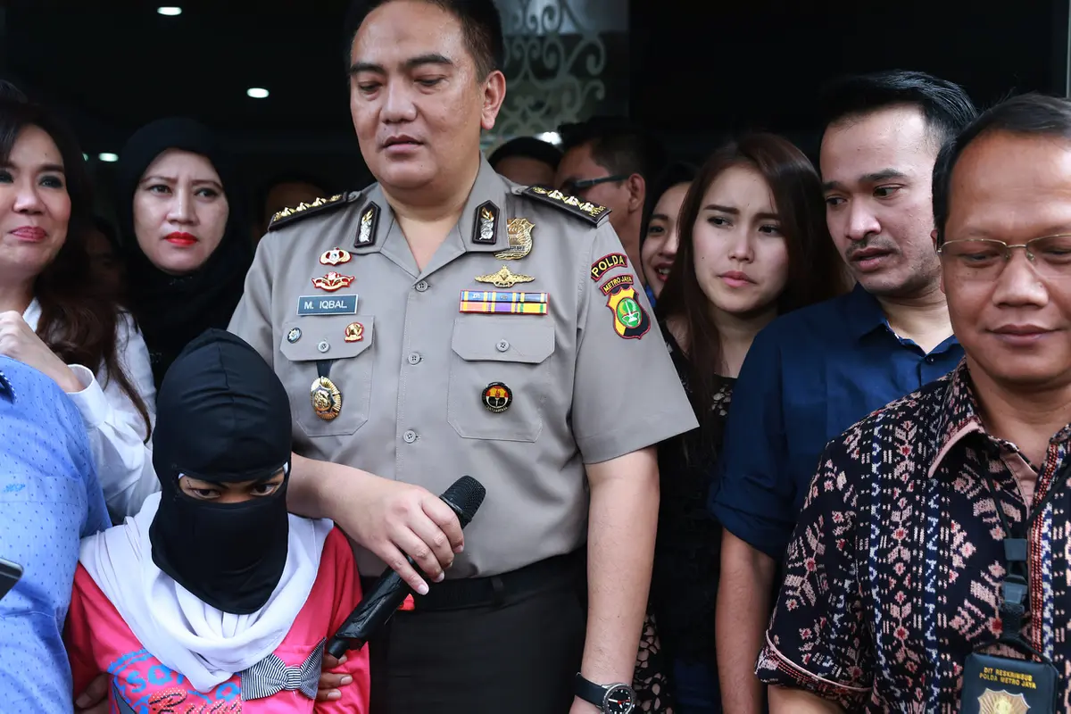 [Bintang] UW Tersangka Pelaku penjual bayi Ayu Ting Ting dan Ruben Onsu