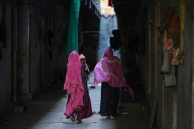 Kesulitan Pasokan Gas, Industri Keramik di Morbi India Terhenti