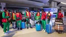 Pemain Timnas Burkina Faso U-17 saat tiba di Terminal 3 Bandara Soekarno Hatta, Tangerang, Banten, Rabu (1/11/2023). Burkina Faso tergabung di Grup E Piala Dunia U-17 2023 dan akan bersaing dengan Prancis, Korea Selatan, dan Amerika Serikat. (Bola.com/Bagaskara Lazuardi)
