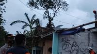 BPBD Kabupaten Purbalingga melakukan kaji cepat terkait bencana angin kencang yang melanda Desa Karanggedang, Kecamatan Bukateja, Purbalingga, Jawa Tengah, Jumat (4/2/2022)